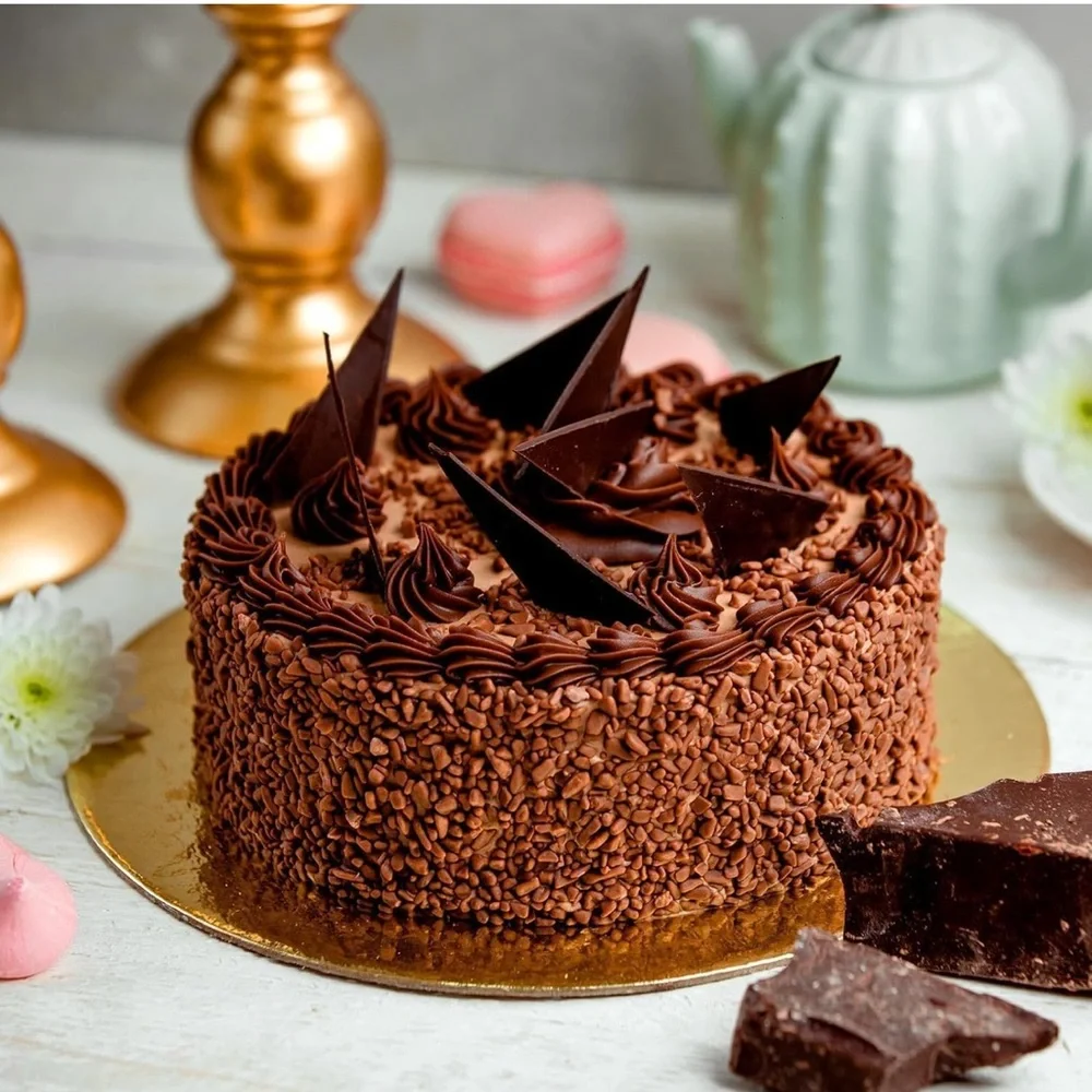 Luxurious Gold Cake Toppers for Elegant Celebrations